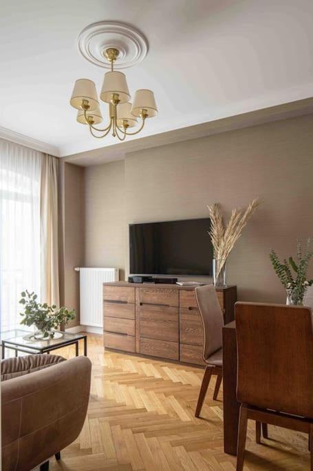 Wyzwolenia Apt , Lazienki Park & Zbawiciela Sq. 2' Варшава Екстер'єр фото