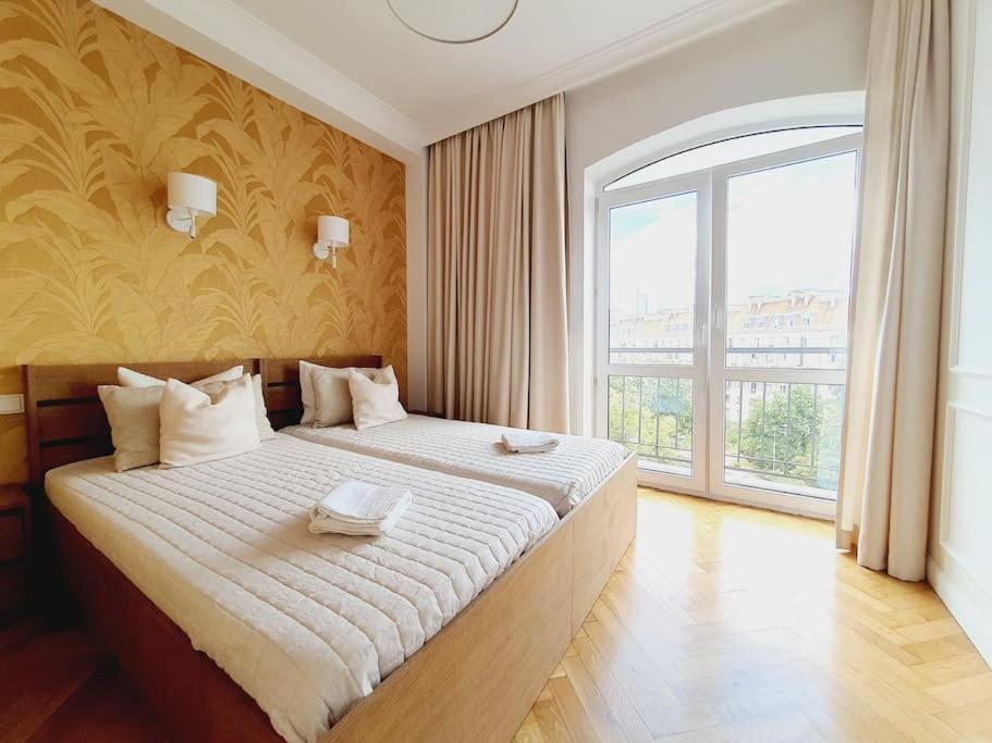 Wyzwolenia Apt , Lazienki Park & Zbawiciela Sq. 2' Варшава Екстер'єр фото