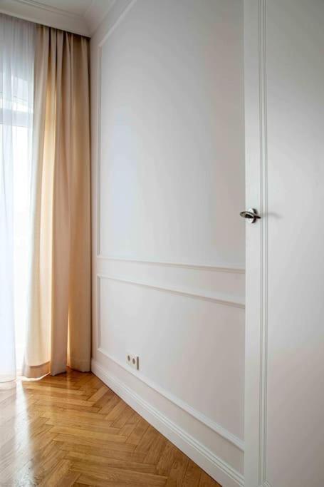 Wyzwolenia Apt , Lazienki Park & Zbawiciela Sq. 2' Варшава Екстер'єр фото