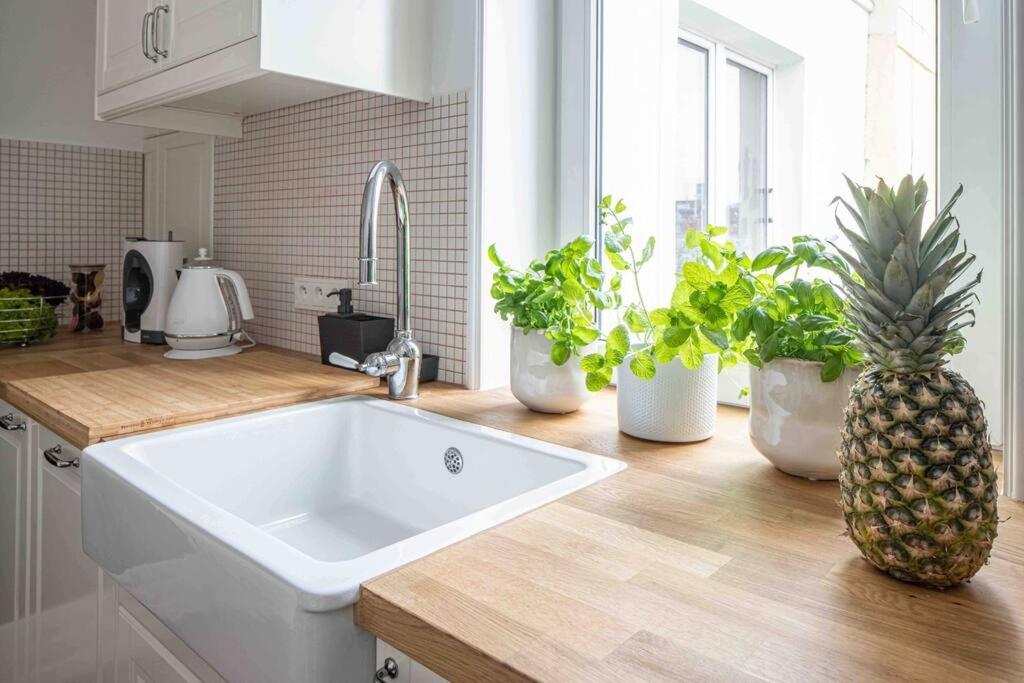 Wyzwolenia Apt , Lazienki Park & Zbawiciela Sq. 2' Варшава Екстер'єр фото
